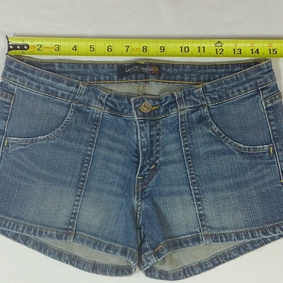 Levi's Blue Jean Shorts 5 - Picture 2 of 6